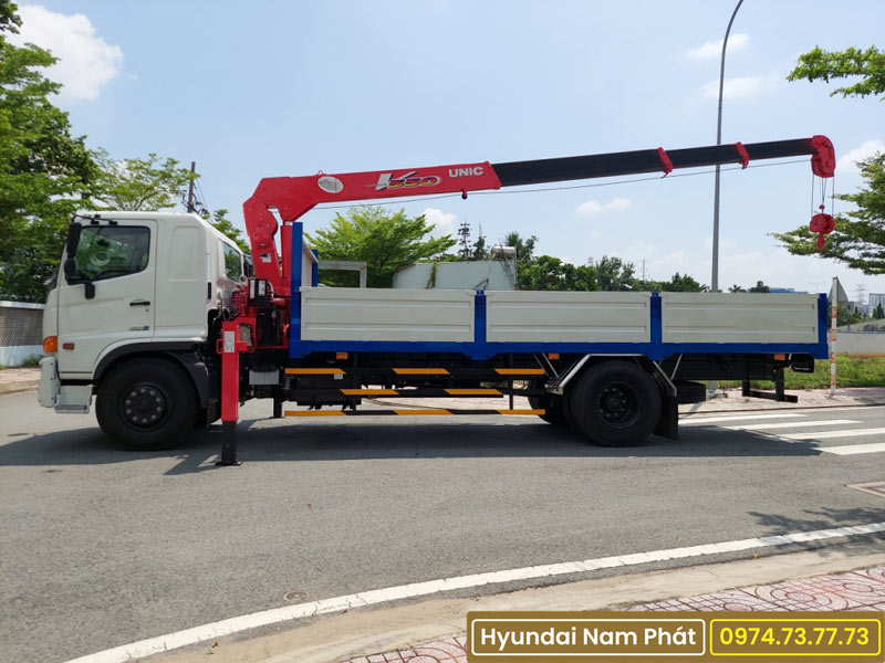 Cẩu Unic 5 Tấn 4 Khúc URV 554